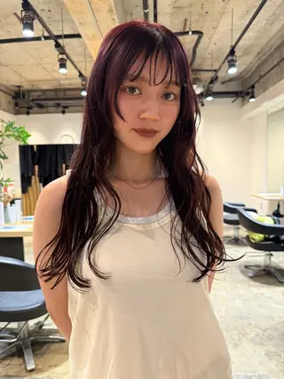 ロング 𝗿 𝗶 𝗶 ／ナチュラルカラーのヘアスタイル