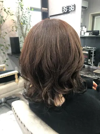 ミディアム カラー FAVORE 【ファヴォーレ】のヘアスタイル