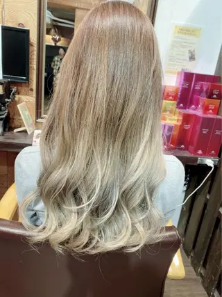 ロング カラー IwAsh大和駅前店所属・IwAsh大和駅前店 河野亜里香のヘアスタイル