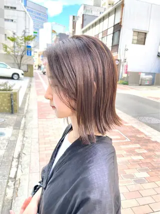ミディアム 井上 亜海のヘアスタイル