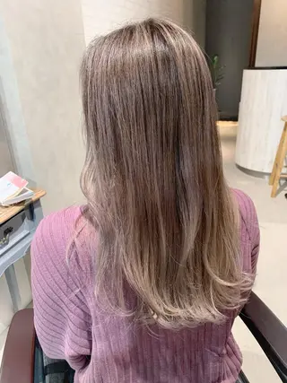 ロング カラー EMANON天神所属・Hitomi Ezakiのヘアスタイル