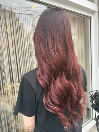 ロング カラー ilka Yukihoのヘアスタイル