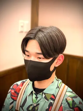 ミディアム HIRO銀座　バーバーショップ丸の内所属・ヒロ銀座 林のヘアスタイル