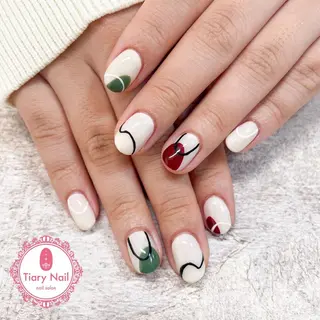 ネイル Tiary Nail Fのネイルデザイン