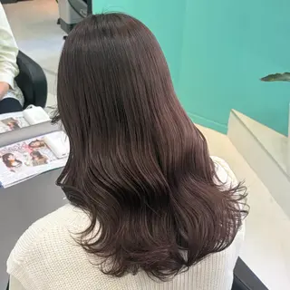 セミロング カラー Natsuki‎🤍 透明感×艶カラー🫧のヘアスタイル