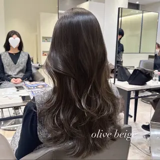 ロング カラー パーマ ヘアアレンジ JYUNESU所属・韓国・韓国ヘア 髪質改善のヘアスタイル