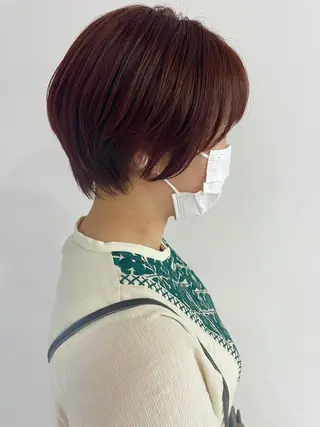 ショート カラー 岩田 萌那のヘアスタイル