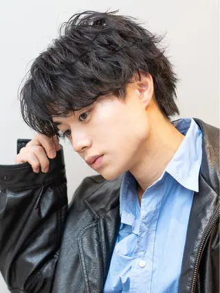 ミディアム パーマ メンズ 新宿スペインカール ヨモギダのヘアスタイル