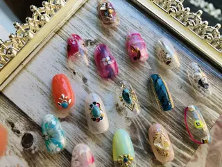 ネイル 【尾下】 ロイヤル•セラピストのネイルデザイン