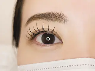 マツエク・マツパ 痛ネイル/ワンホン/ フィルイン/長さだしのネイルデザイン