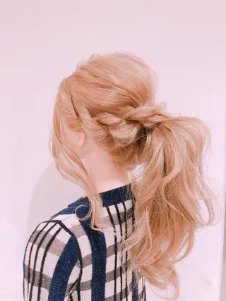ヘアアレンジ 透明感カラー 山中のヘアスタイル