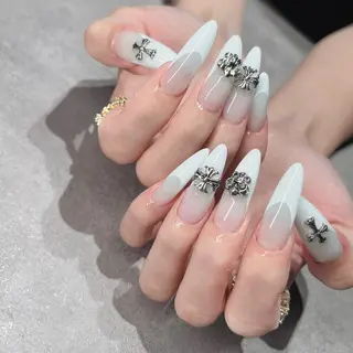 ネイル NEO Beauty Salon所属・𝐍𝐄𝐎 𝐉𝐔𝐑𝐈のネイルデザイン