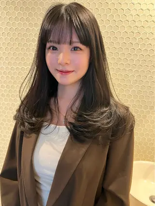 ロング レイヤー透明感カラー AIKAのヘアスタイル