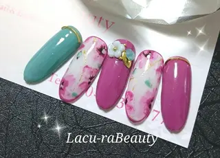 ネイル 小顔と腸の専門店 ラクーラビューティのエステ・リラクイメージ