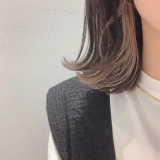 ミディアム カラー SHEARA BY CARE所属・. AYUKAのヘアスタイル