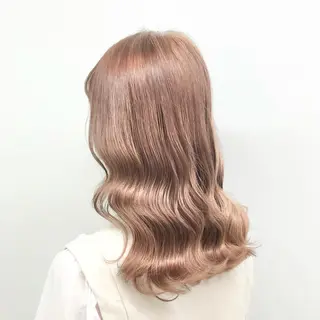 セミロング カラー 🩵ハイトーン 美咲🩵のヘアスタイル