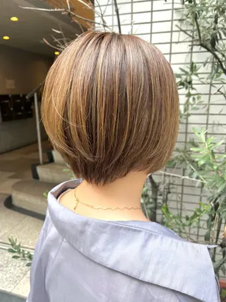 ショート カラー ボブ／ストレート／ 似合わせカラーのヘアスタイル
