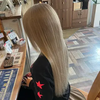 カラー MOMOKA /　Lapis大名店のヘアスタイル