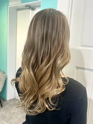カラー 八馬 那由多のヘアスタイル
