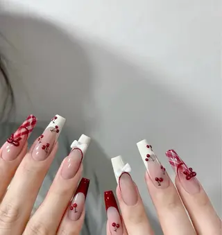 ネイル T. Leeのネイルデザイン