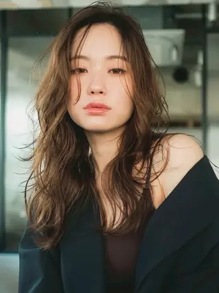 ロング カラー ネモ ユウのヘアスタイル