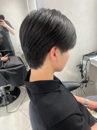 メンズ 韓国メンズ特化 ダウン・毛流れパーマのヘアスタイル