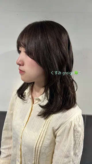 ミディアム 宮澤 小冬のヘアスタイル
