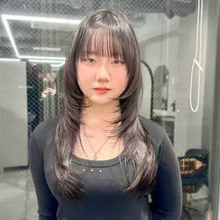 ロング カラー ブリーチなし/レイヤ ー特化🌈Tommyのヘアスタイル