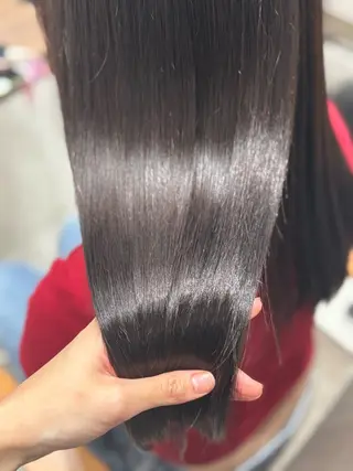 セミロング カラー おかだ まなみのヘアスタイル