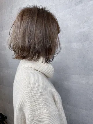 ショート カラー _WHITE 天王寺のヘアスタイル