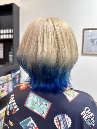 ミディアム カラー ARISA🦋推し・ アニメカラー/派手髪のヘアスタイル