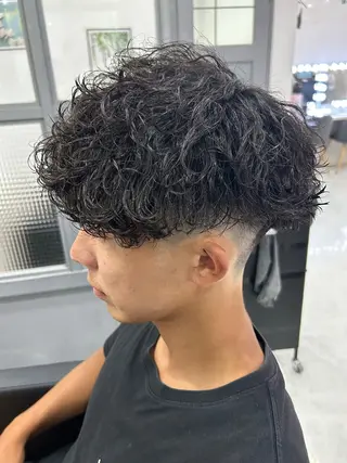 ショート カラー パーマ ヘアアレンジ メンズ 🔥メンズパーマ特 化🔥渡辺一翔🔥のヘアスタイル