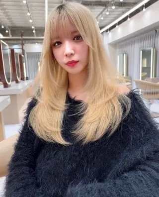 セミロング カラー Ma cherie by Lond所属・ハイトーン/ ミルクティーAikaのヘアスタイル