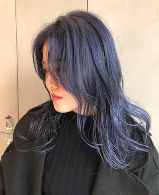 セミロング 古屋 花織のヘアスタイル