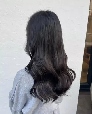 ロング カラー 生尾 虹水のヘアスタイル