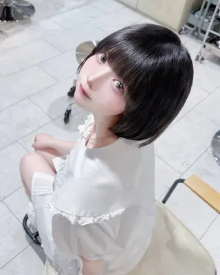 ショート tia.所属・COCONA/ 縮毛矯正のヘアスタイル