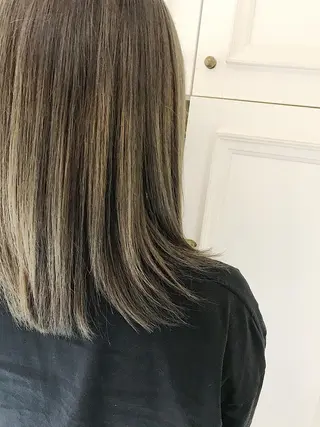 ミディアム Neolive caffのヘアスタイル