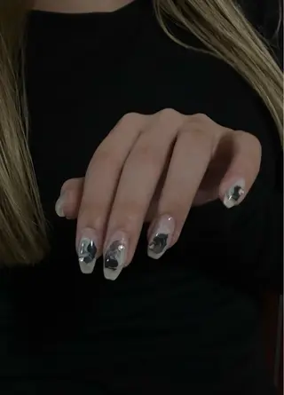 ネイル DEEokazaki momonaのネイルデザイン