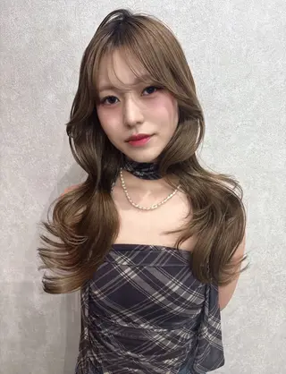 ロング maya レイヤーカットのヘアスタイル