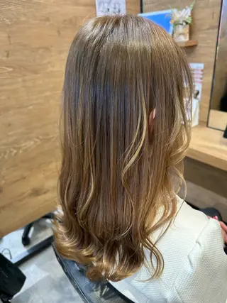 セミロング カラー coupe ciseauxのヘアスタイル