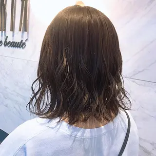 ミディアム カラー 茂木 結希のヘアスタイル