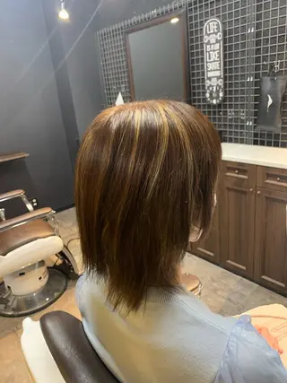 カラー 八代 諒のヘアスタイル