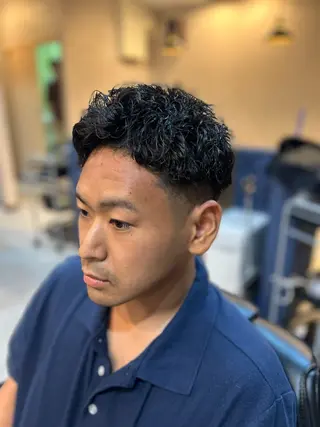 ショート パーマ メンズ THEBARBER TEN所属・伊禮 海凪のヘアスタイル