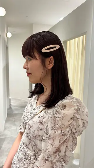 ミディアム カラー オリーブベージュ/ ブリーチなし透明感のヘアスタイル