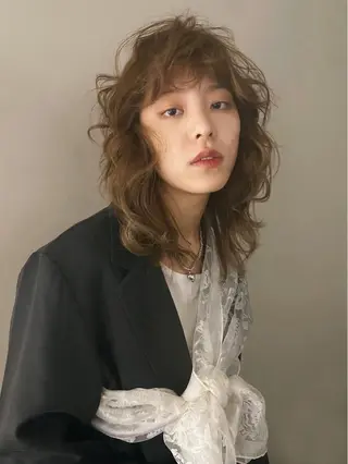 パーマ カットモデル／オカダ サラのヘアスタイル