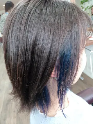 カラー 塩崎 明菜のヘアスタイル