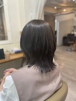 ミディアム 茅野 あゆ美のヘアスタイル