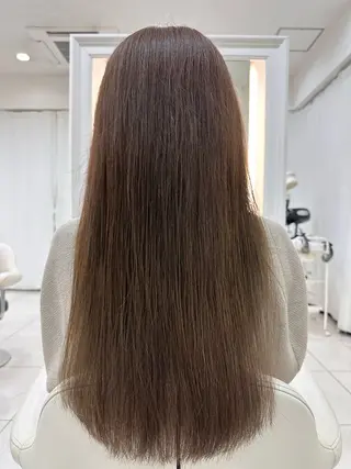 ロング 伊佐 愛のヘアスタイル