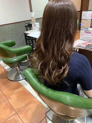 ミディアム カラーリスト菅澤 岳のヘアスタイル