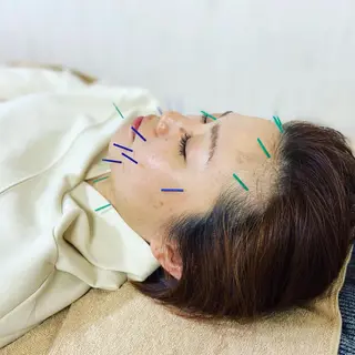 セミロング カラー パーマ ヘアアレンジ メンズ キッズ ネイル マツエク・マツパ 那覇 カラダリンク整体のエステ・リラクイメージ